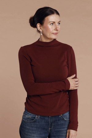 SOFT KNIT LONG SLEEVE LUXE TOP - MAROON