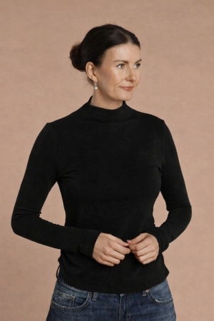 SOFT KNIT LONG SLEEVE LUXE TOP - BLACK